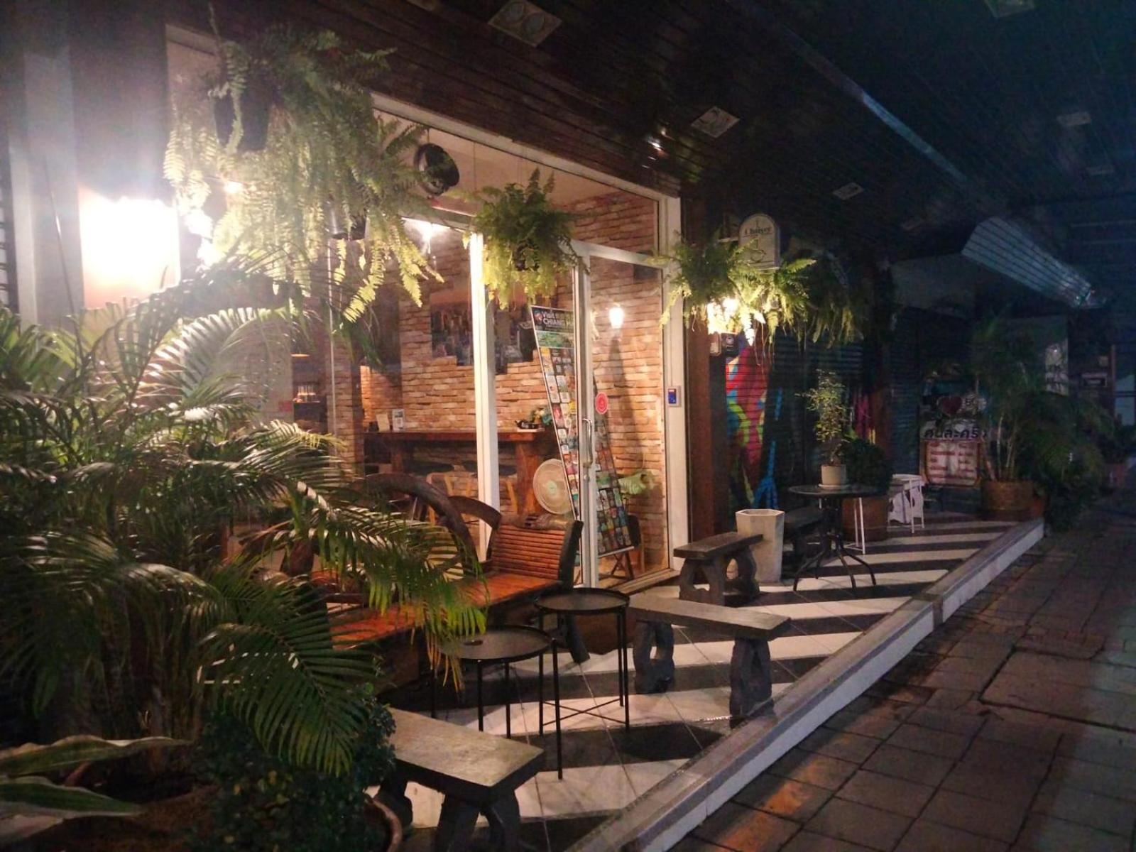 Chaiyee Coffee Chiang Mai Exterior photo